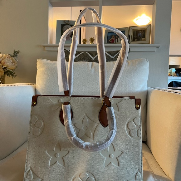 Louis V INSPIRED leather bag (not auth) - Picture 6 of 6